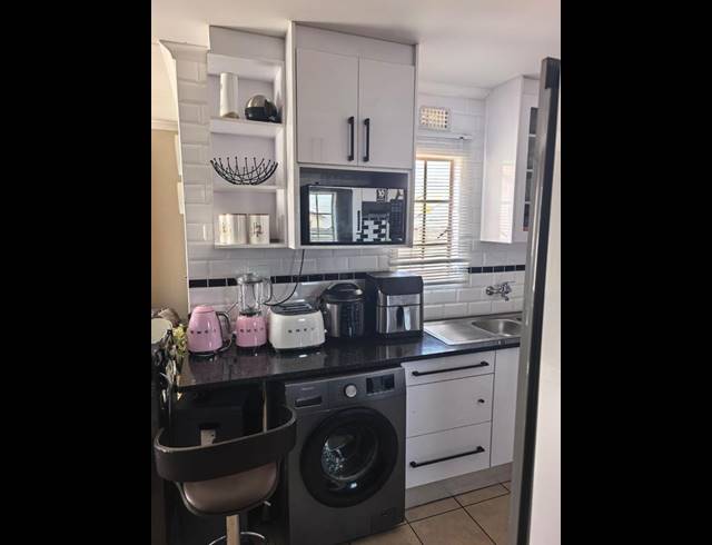 3 BEDROOM HOUSE FOR SALE IN SKY CITY